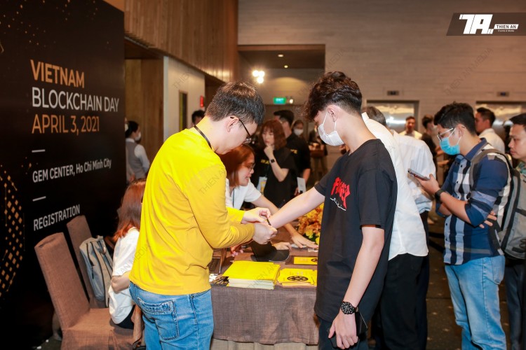 Binance - Vietnam Blockchain Day 2021