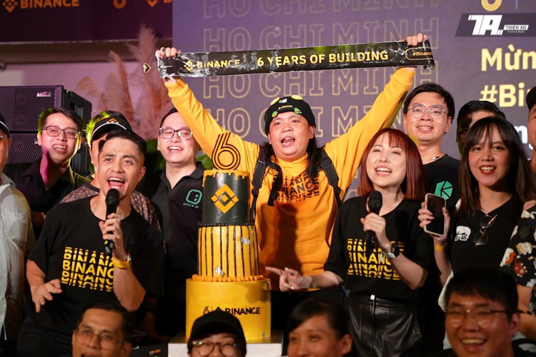 Kỷ Niệm 6 Năm Binance - Building Together