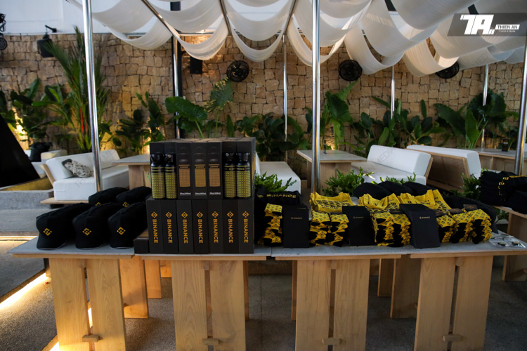 Kỷ Niệm 6 Năm Binance - Building Together