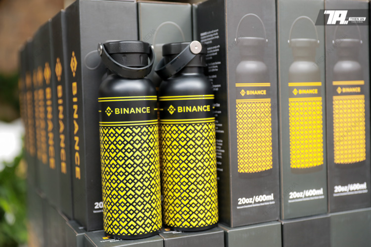 Kỷ Niệm 6 Năm Binance - Building Together