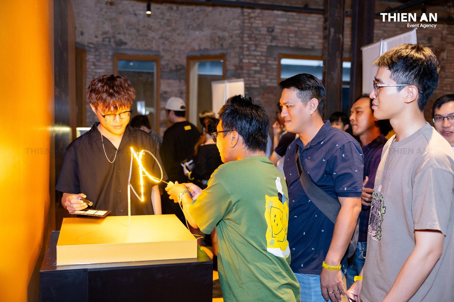 BINANCETURNS8 - INFINITY GLOW CELEBRATION