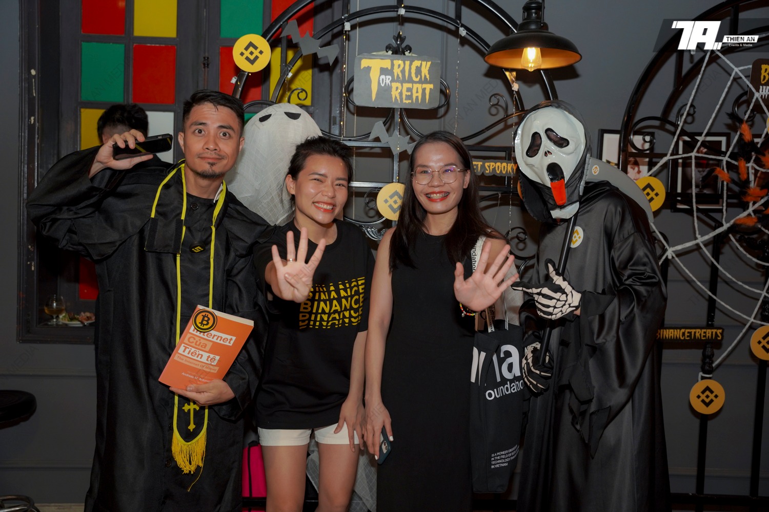 Halloween Meetup - Binance