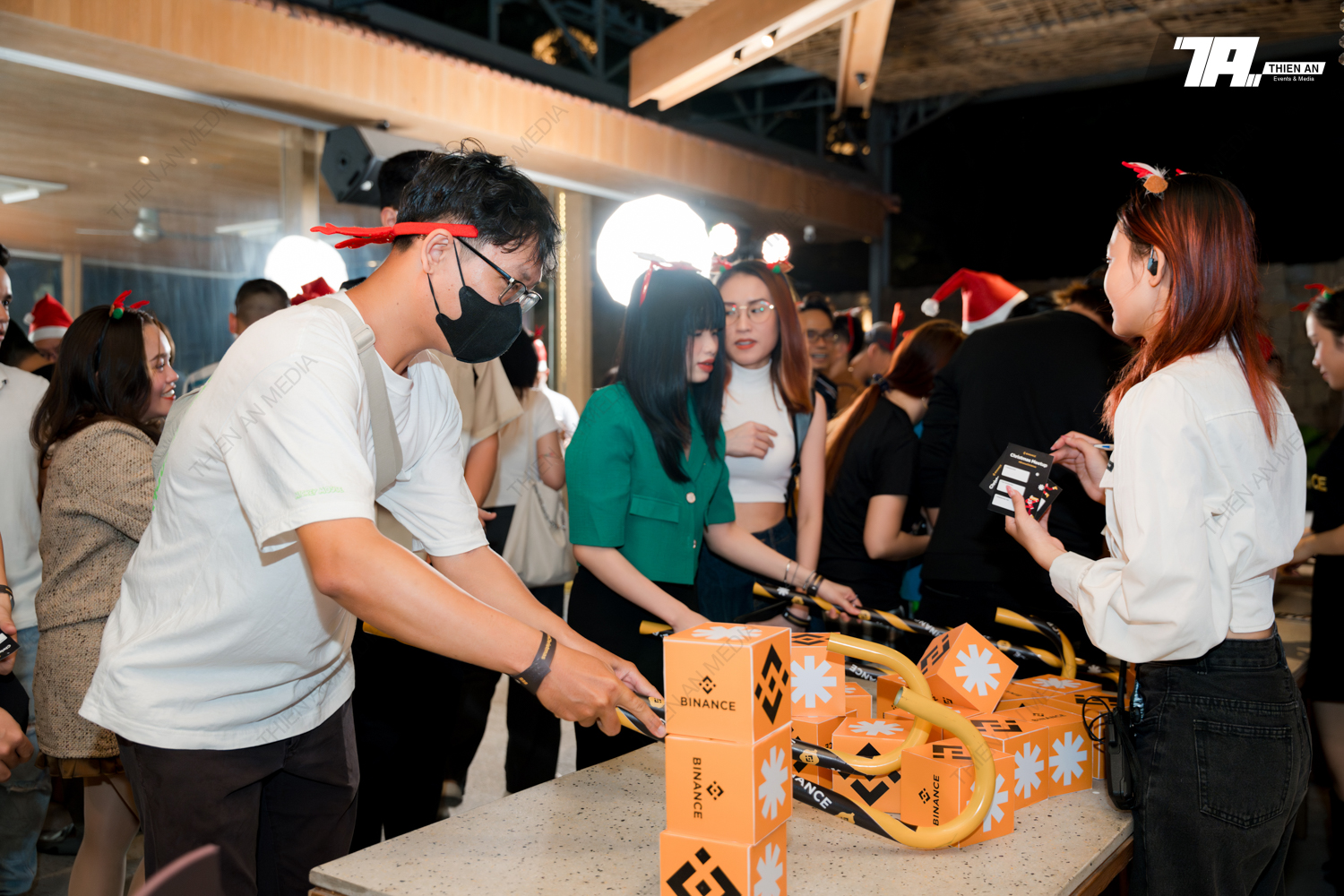 BINANCE VIET NAM - XMAS 2023