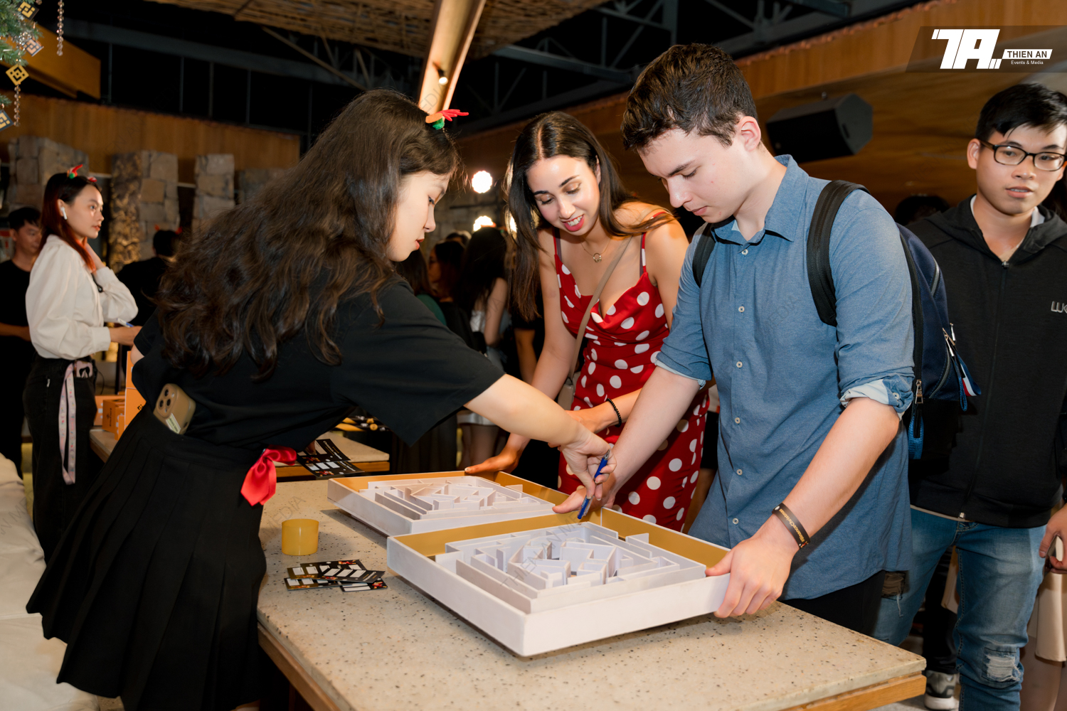 BINANCE VIET NAM - XMAS 2023