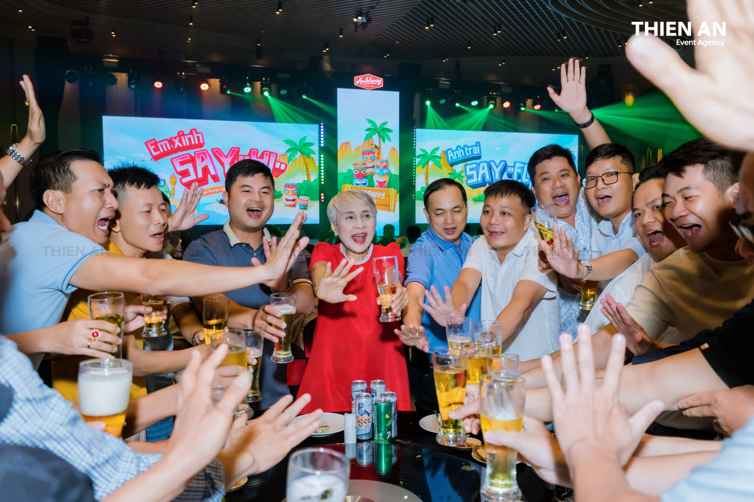 COMPANY TRIP ÁNH HỒNG FOOD GALA NIGHT: EM XINH SAY HI - ANH TRAI SAY FLY