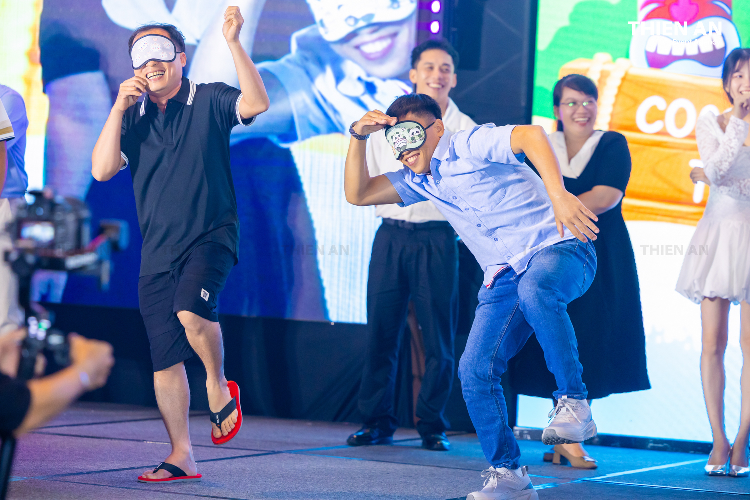 COMPANY TRIP ÁNH HỒNG FOOD GALA NIGHT: EM XINH SAY HI - ANH TRAI SAY FLY