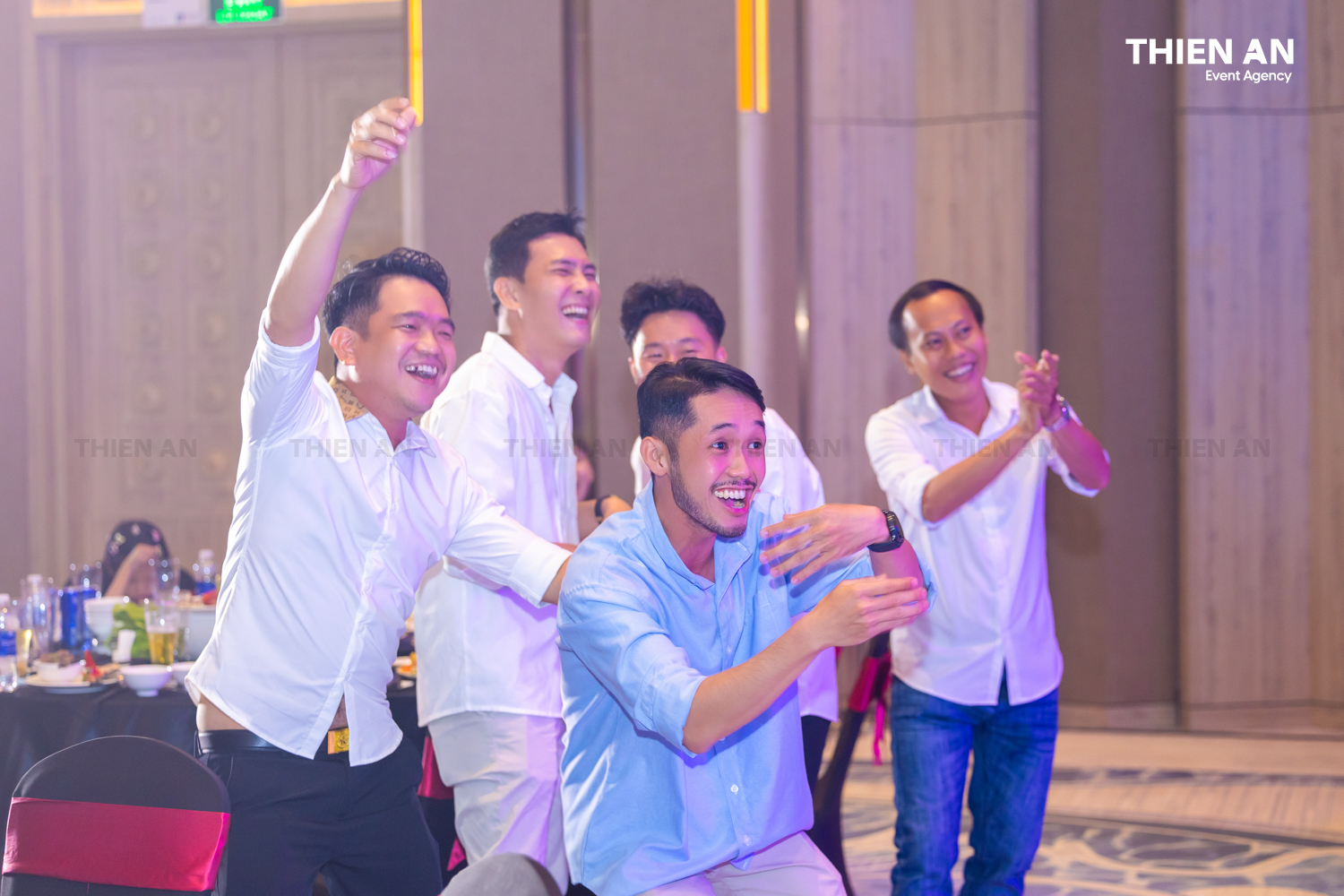 COMPANY TRIP ÁNH HỒNG FOOD GALA NIGHT: EM XINH SAY HI - ANH TRAI SAY FLY