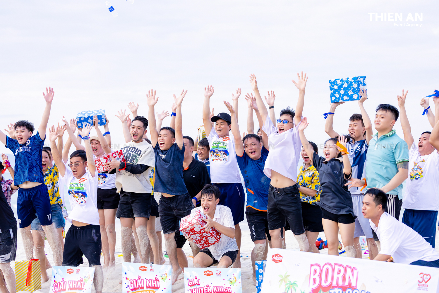 ÁNH HỒNG FOOD COMPANY TRIP - TEAMBUILDING: BORN TO GOAL