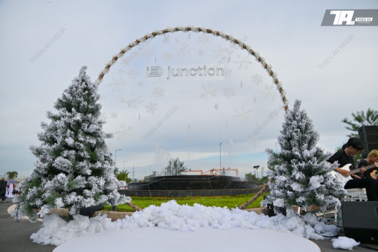 iDJunction - Giáng Sinh An Lành Ngập Tràn Yêu Thương