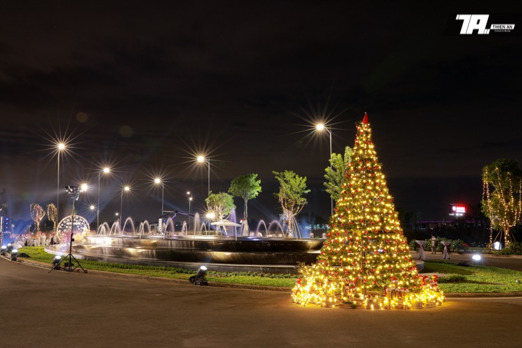 iDJunction - Giáng Sinh An Lành Ngập Tràn Yêu Thương